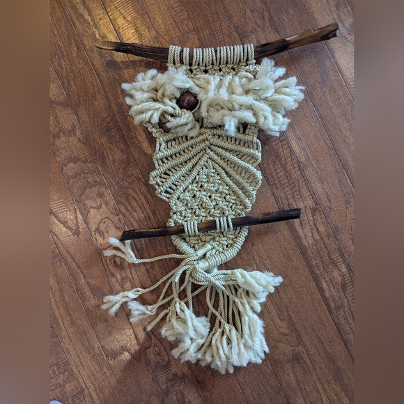 Vintage Macrame 70's Boho Owl Tapestry Wall Hanging 28' Hardwood Frame - Picture 4 of 8